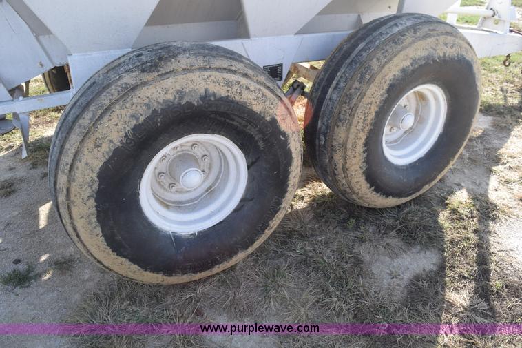 image for item L5049 Willmar Super 600 spreader