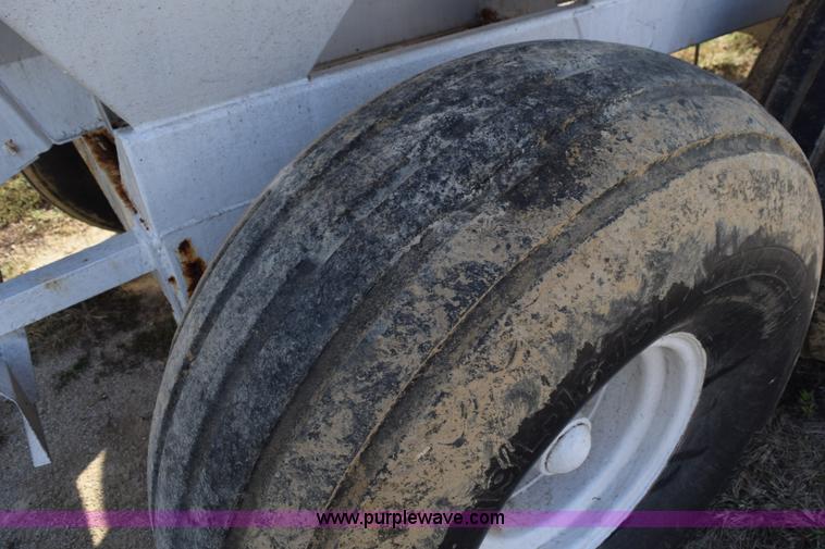 image for item L5049 Willmar Super 600 spreader