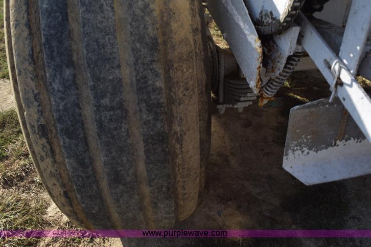 image for item L5049 Willmar Super 600 spreader