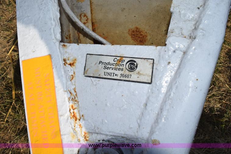 image for item L5049 Willmar Super 600 spreader