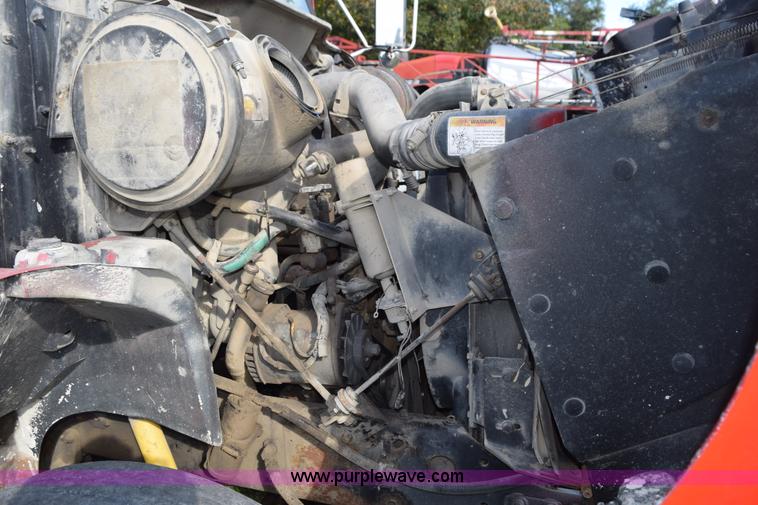 image for item L5052 1992 International 8100 flatbed truck