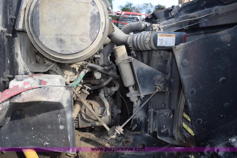 image for item L5052 1992 International 8100 flatbed truck