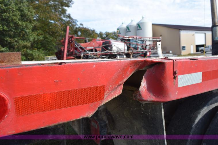 image for item L5052 1992 International 8100 flatbed truck