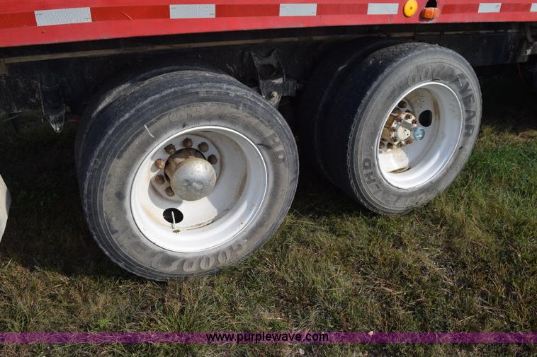 image for item L5052 1992 International 8100 flatbed truck