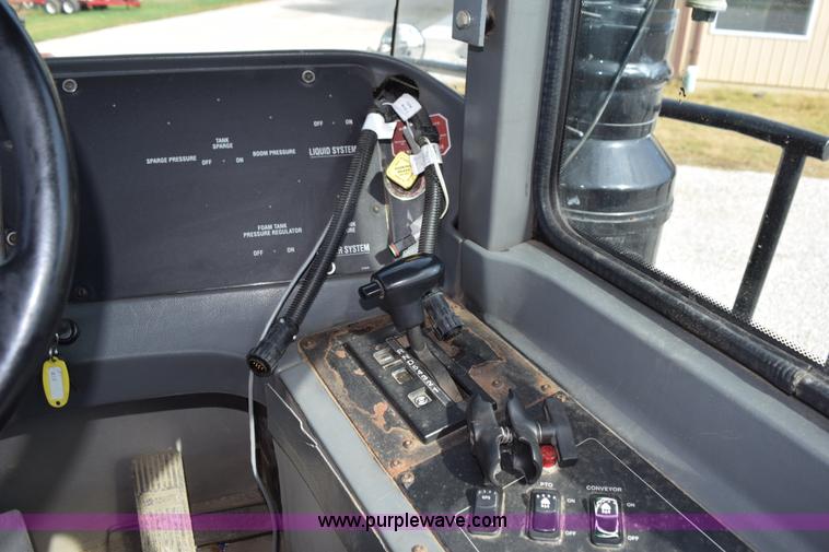 image for item L5054 2001 Case IH FLX 4330 self-propelled applicator