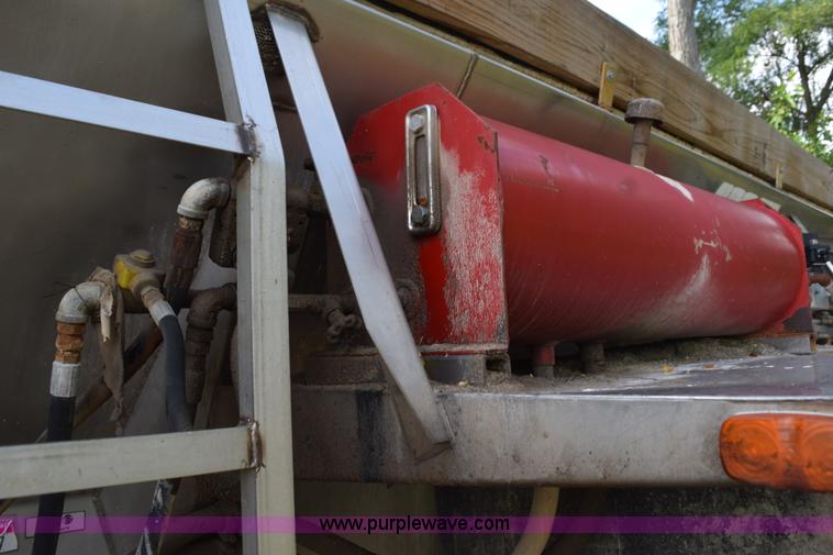 image for item L5060 1995 Ag-Chem TerraGator 1844 self-propelled applicator