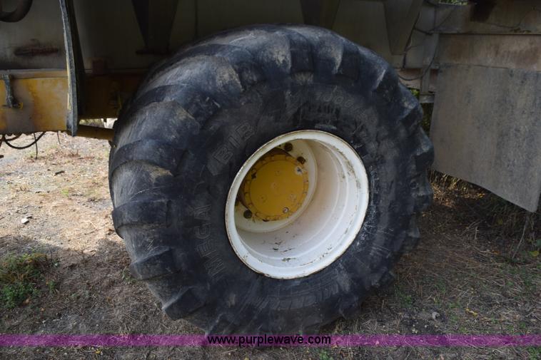 image for item L5060 1995 Ag-Chem TerraGator 1844 self-propelled applicator