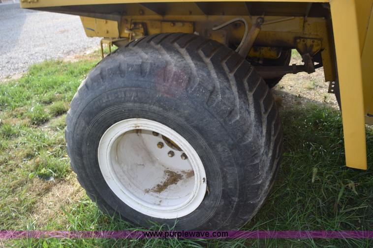 image for item L5060 1995 Ag-Chem TerraGator 1844 self-propelled applicator