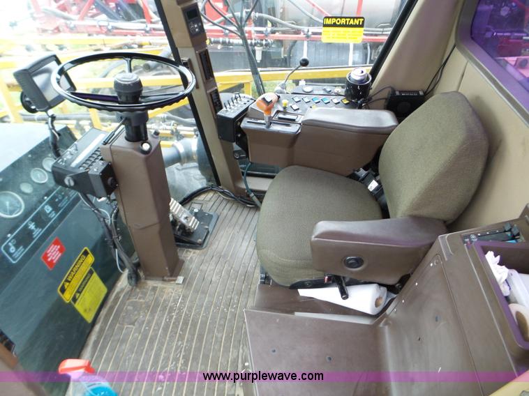 image for item L5062 1999 Ag-Chem RoGator 854 self-propelled sprayer