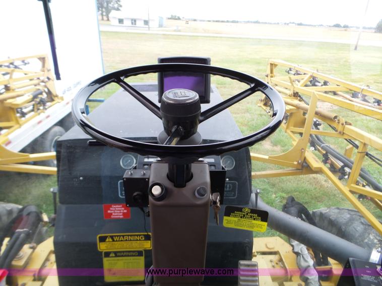 image for item L5062 1999 Ag-Chem RoGator 854 self-propelled sprayer