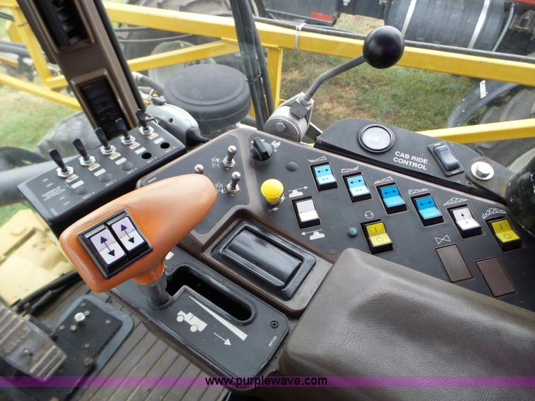 image for item L5062 1999 Ag-Chem RoGator 854 self-propelled sprayer