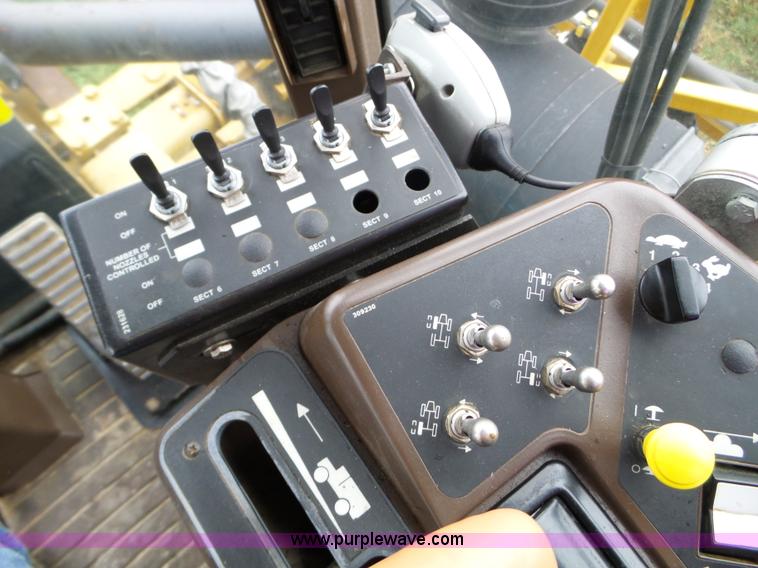 image for item L5062 1999 Ag-Chem RoGator 854 self-propelled sprayer