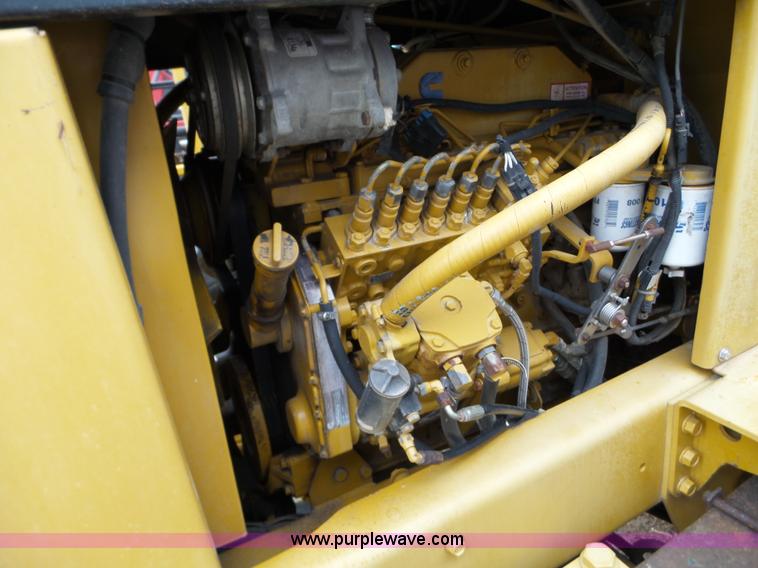 image for item L5062 1999 Ag-Chem RoGator 854 self-propelled sprayer