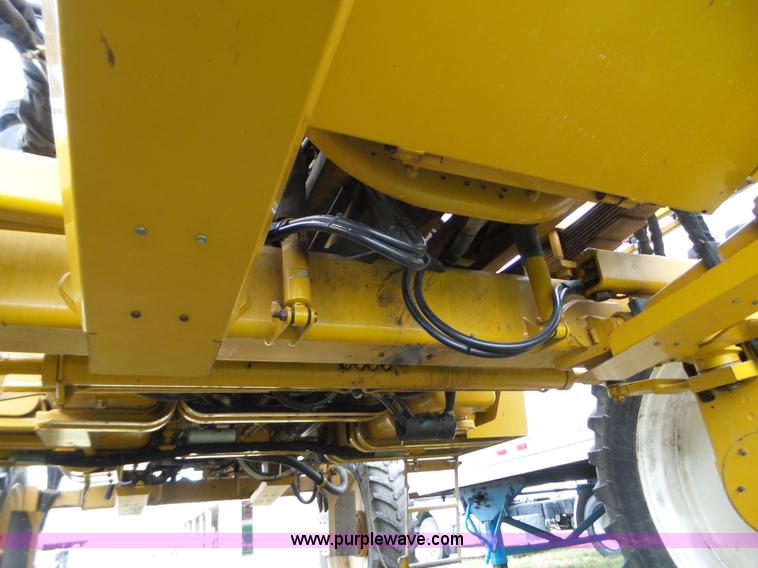 image for item L5062 1999 Ag-Chem RoGator 854 self-propelled sprayer