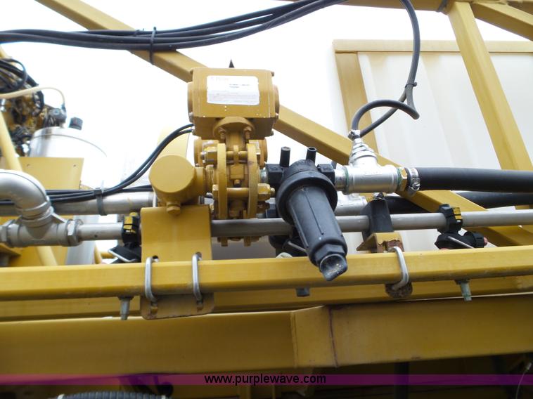 image for item L5062 1999 Ag-Chem RoGator 854 self-propelled sprayer