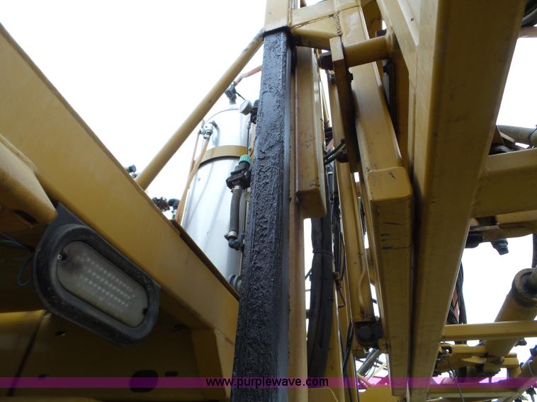 image for item L5062 1999 Ag-Chem RoGator 854 self-propelled sprayer