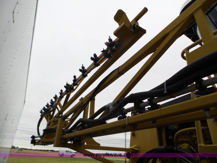 image for item L5062 1999 Ag-Chem RoGator 854 self-propelled sprayer