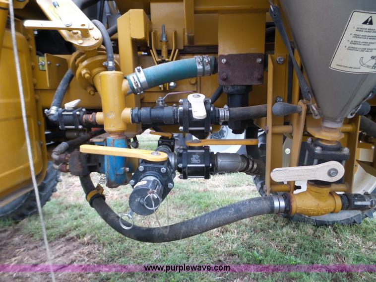 image for item L5062 1999 Ag-Chem RoGator 854 self-propelled sprayer