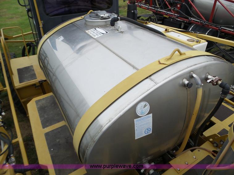 image for item L5062 1999 Ag-Chem RoGator 854 self-propelled sprayer