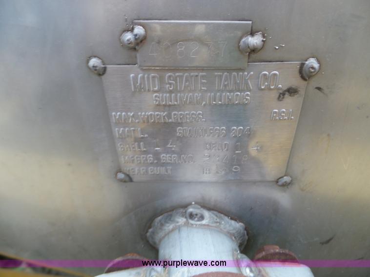 image for item L5062 1999 Ag-Chem RoGator 854 self-propelled sprayer