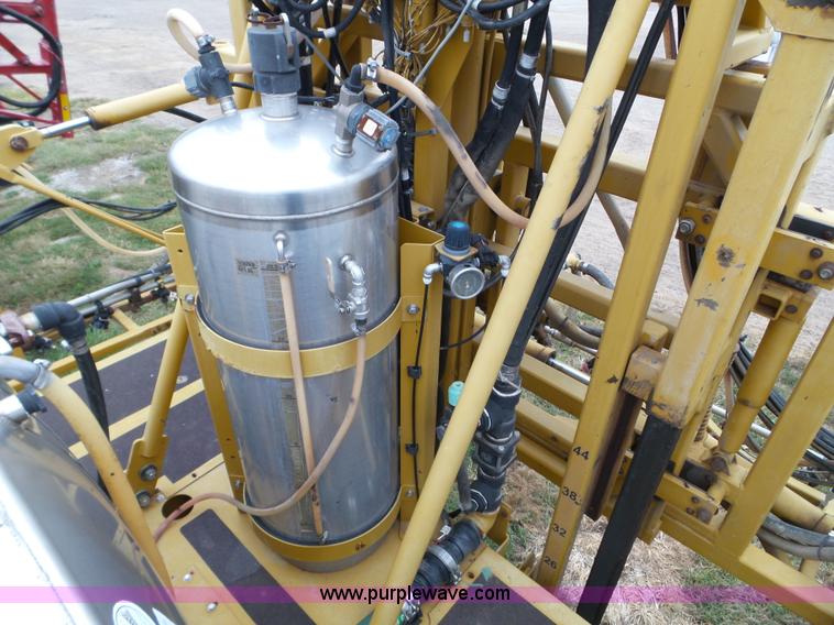 image for item L5062 1999 Ag-Chem RoGator 854 self-propelled sprayer