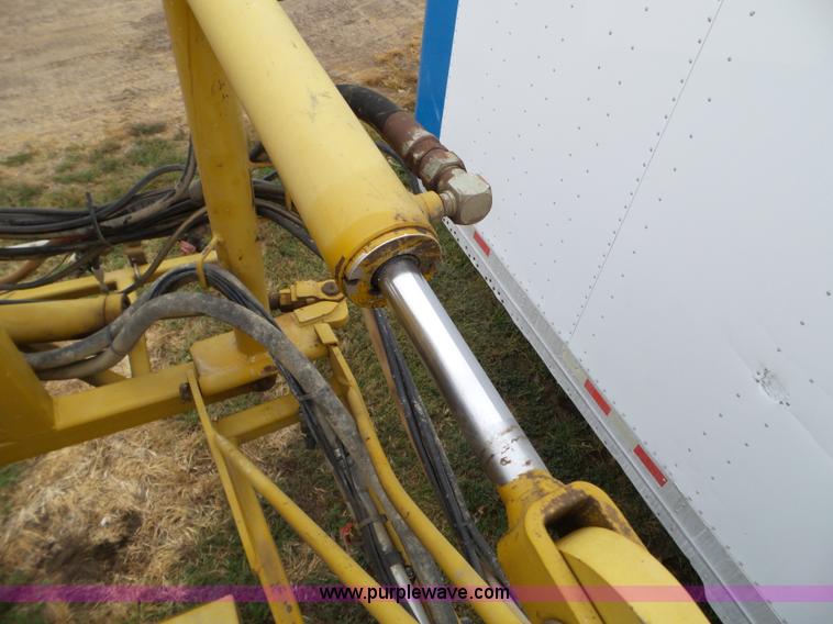 image for item L5062 1999 Ag-Chem RoGator 854 self-propelled sprayer