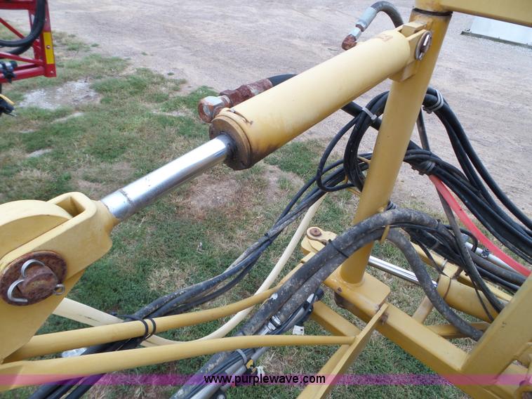 image for item L5062 1999 Ag-Chem RoGator 854 self-propelled sprayer