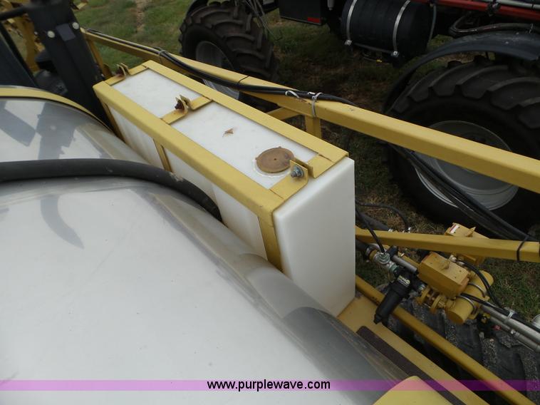 image for item L5062 1999 Ag-Chem RoGator 854 self-propelled sprayer