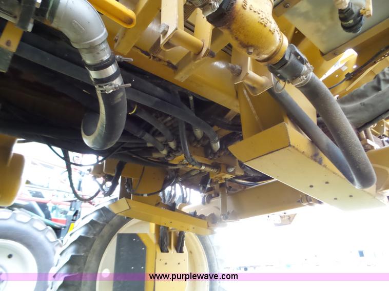 image for item L5062 1999 Ag-Chem RoGator 854 self-propelled sprayer