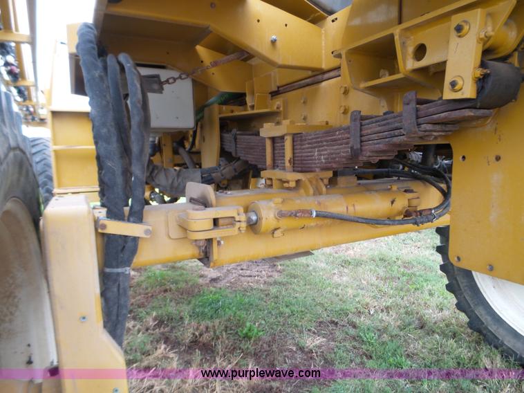 image for item L5062 1999 Ag-Chem RoGator 854 self-propelled sprayer