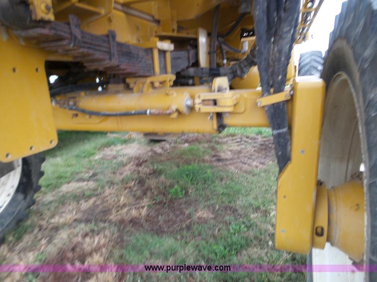 image for item L5062 1999 Ag-Chem RoGator 854 self-propelled sprayer