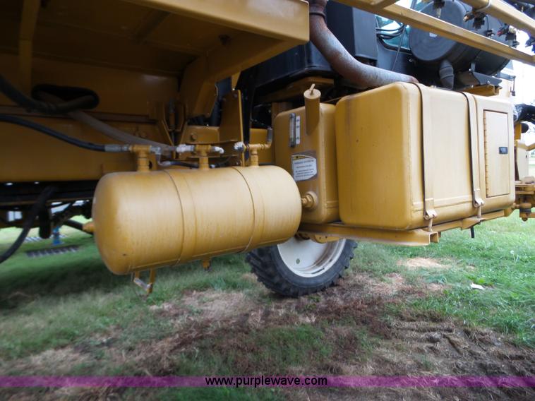 image for item L5062 1999 Ag-Chem RoGator 854 self-propelled sprayer