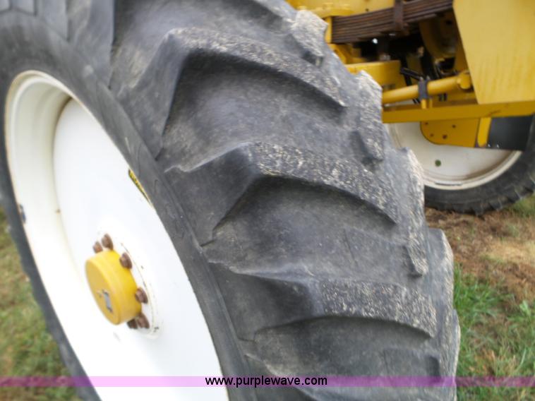 image for item L5062 1999 Ag-Chem RoGator 854 self-propelled sprayer