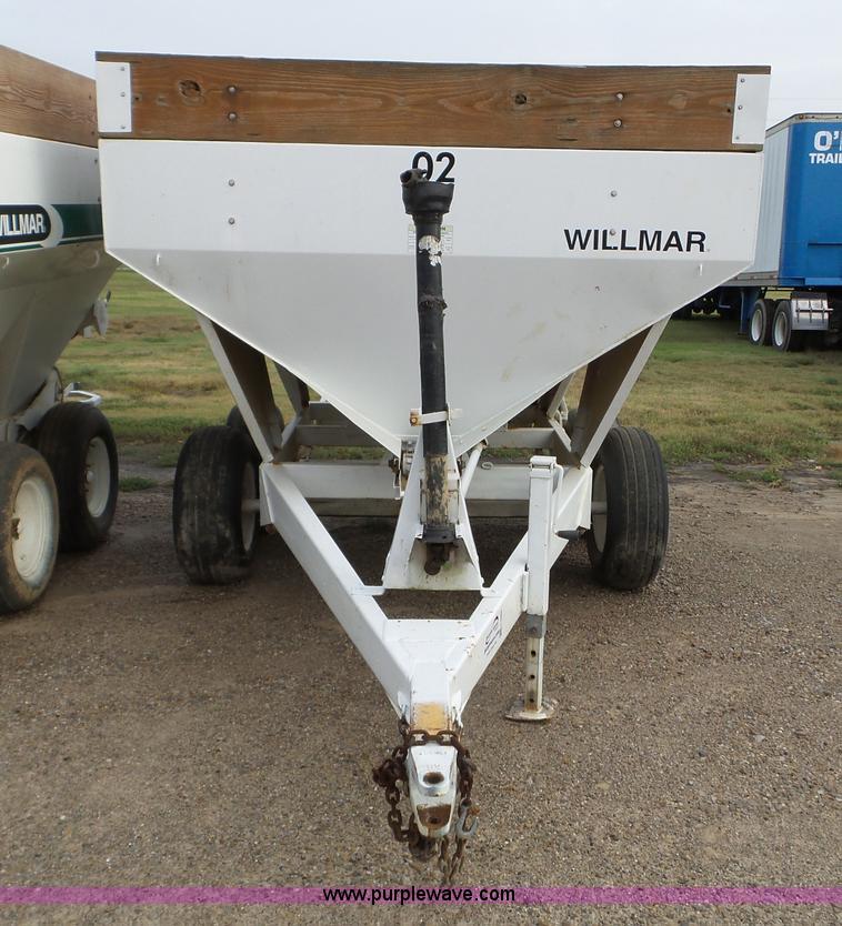 image for item L5063 Willmar Super 500 spreader