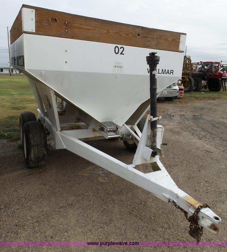 image for item L5063 Willmar Super 500 spreader