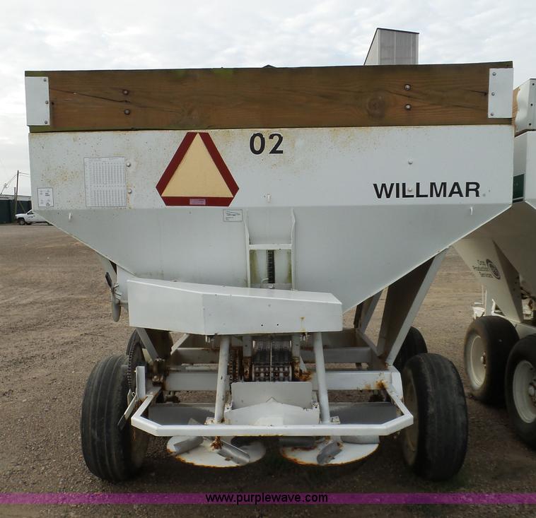image for item L5063 Willmar Super 500 spreader