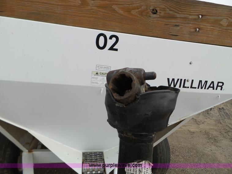 image for item L5063 Willmar Super 500 spreader