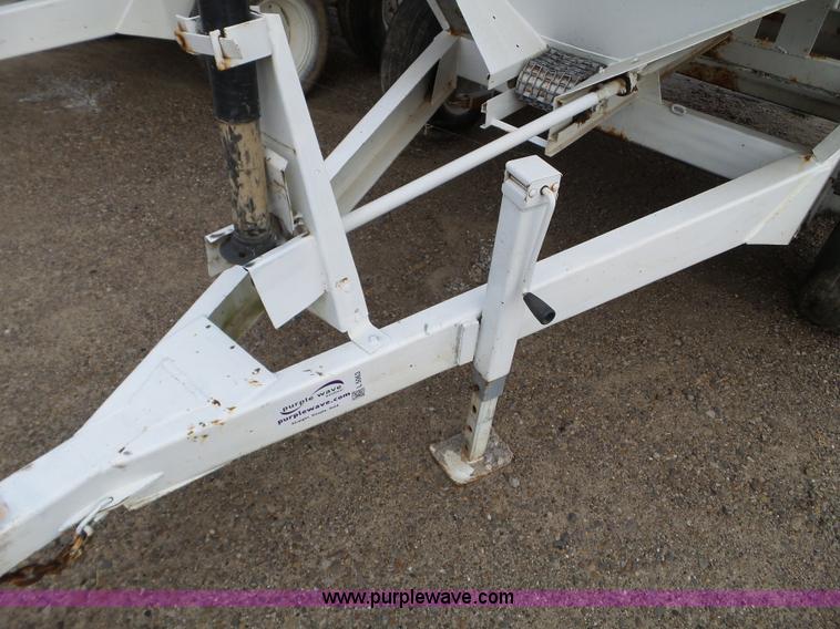 image for item L5063 Willmar Super 500 spreader