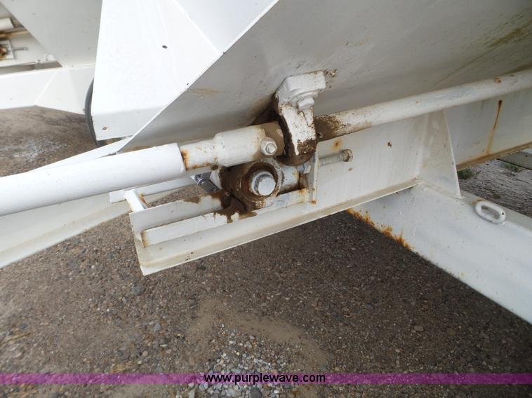 image for item L5063 Willmar Super 500 spreader