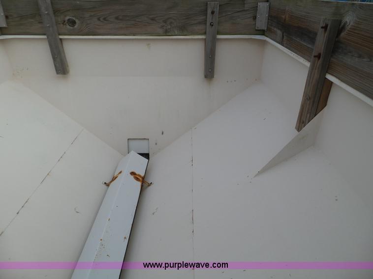 image for item L5063 Willmar Super 500 spreader