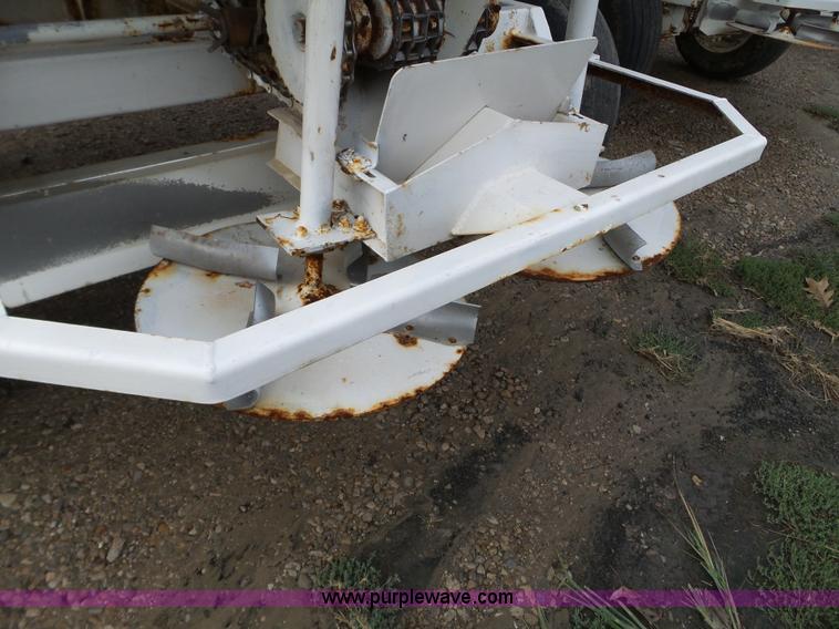 image for item L5063 Willmar Super 500 spreader