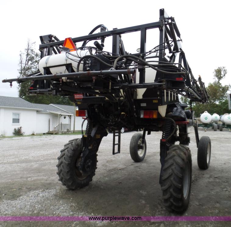 image for item L5069 2008 Melroe Spra-Coupe self-propelled sprayer