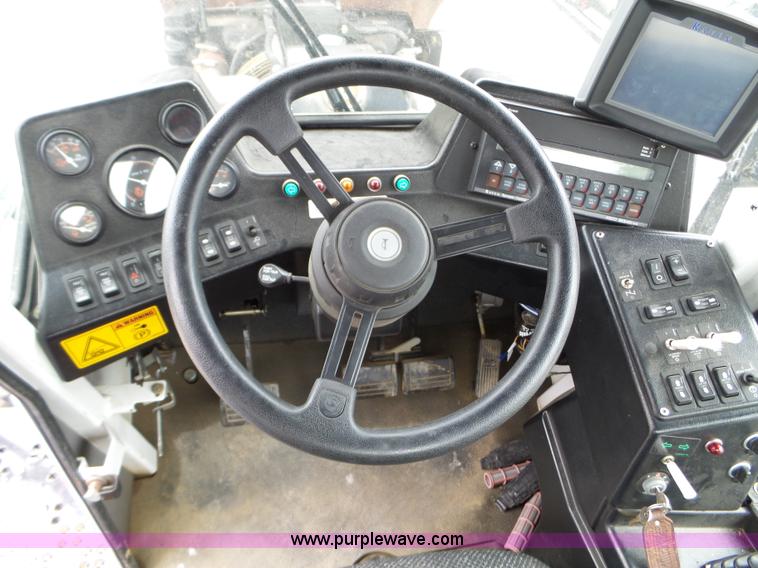 image for item L5069 2008 Melroe Spra-Coupe self-propelled sprayer