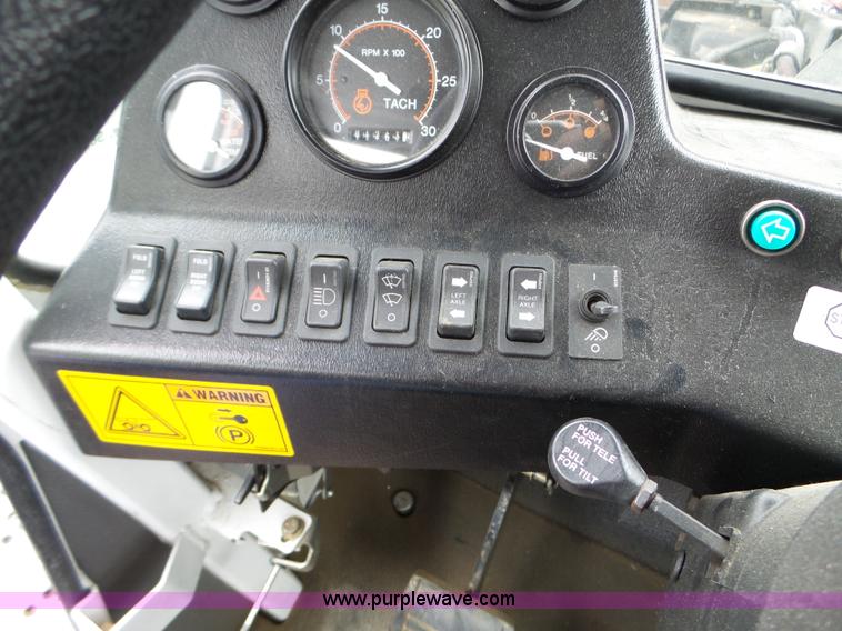 image for item L5069 2008 Melroe Spra-Coupe self-propelled sprayer