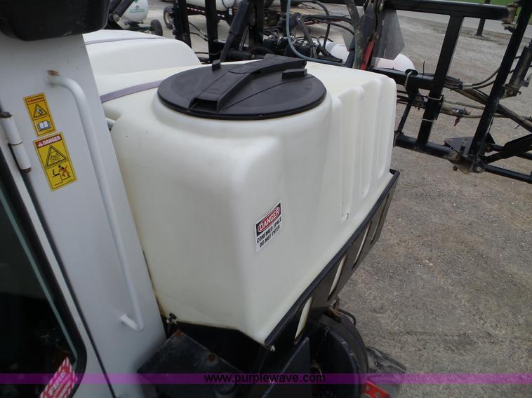 image for item L5069 2008 Melroe Spra-Coupe self-propelled sprayer