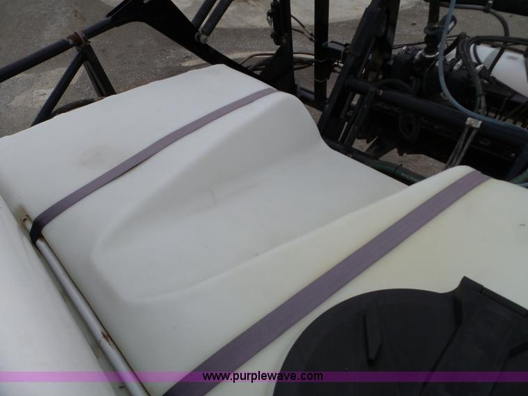 image for item L5069 2008 Melroe Spra-Coupe self-propelled sprayer