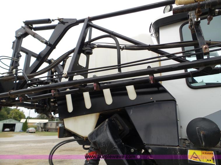 image for item L5069 2008 Melroe Spra-Coupe self-propelled sprayer