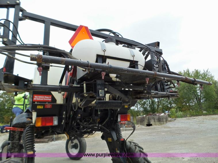 image for item L5069 2008 Melroe Spra-Coupe self-propelled sprayer