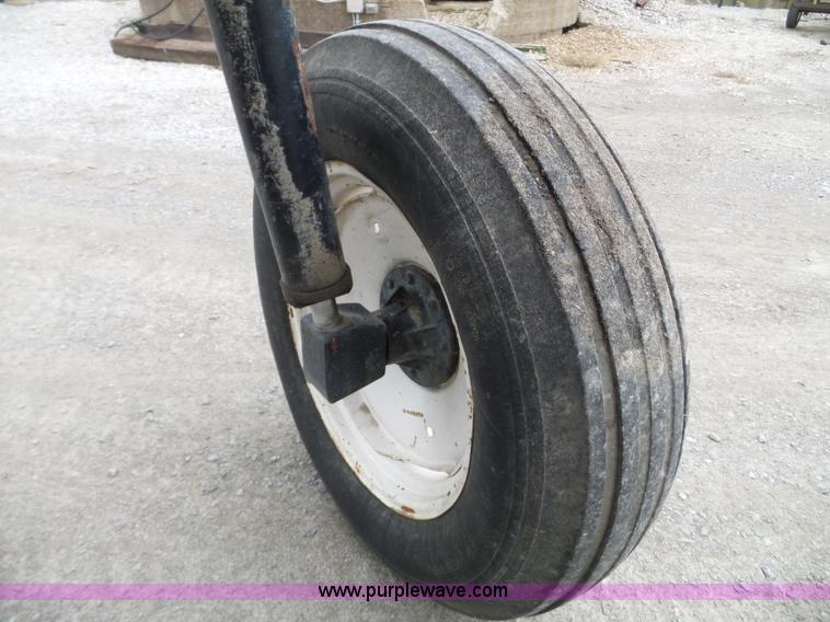 image for item L5069 2008 Melroe Spra-Coupe self-propelled sprayer