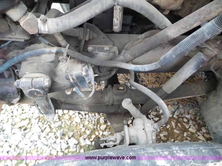 image for item L5071 1987 International F2275 semi truck